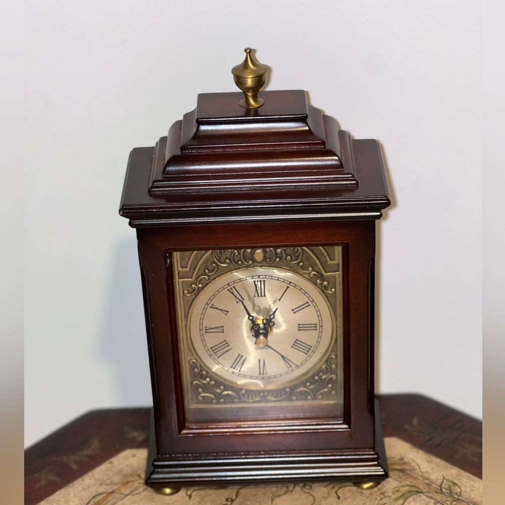The Bombay Company clock 2001 - Picture 2 of 11